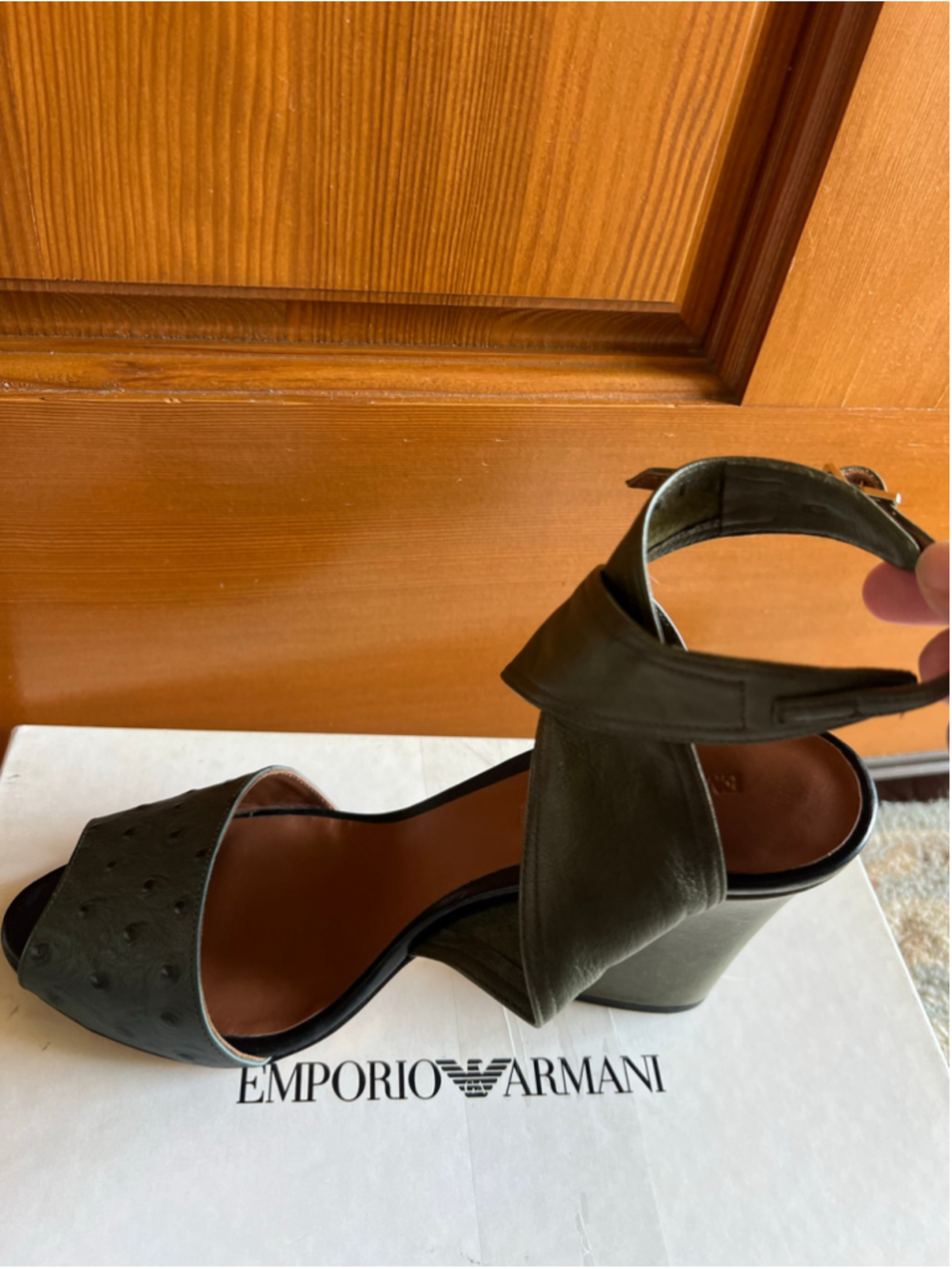 Emporio Armani Ostrich-Embossed Wedge Sandals in Olive Green 39/9 - Picture 4 of 10